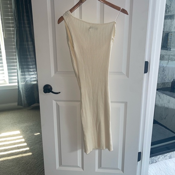 NEW ANNA QUAN Zali One-Shoulder Minidress Ivory Elegant Off-Shoulder Cream Dress - Picture 11 of 12